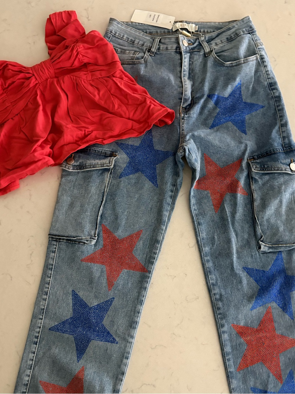 Stars cargo pants set with red top